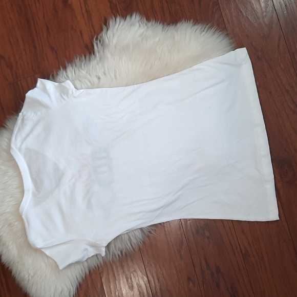 Friends Central Perk V neck Fitted Tshirt - Picture 3 of 3